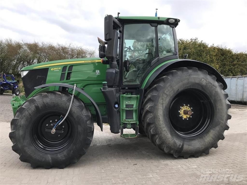 John Deere 6250R 트랙터
