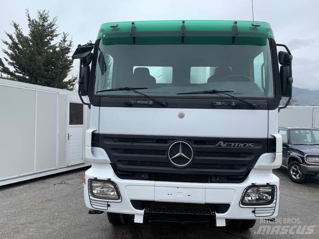 Mercedes-Benz 3336 콘크리트 믹서트럭