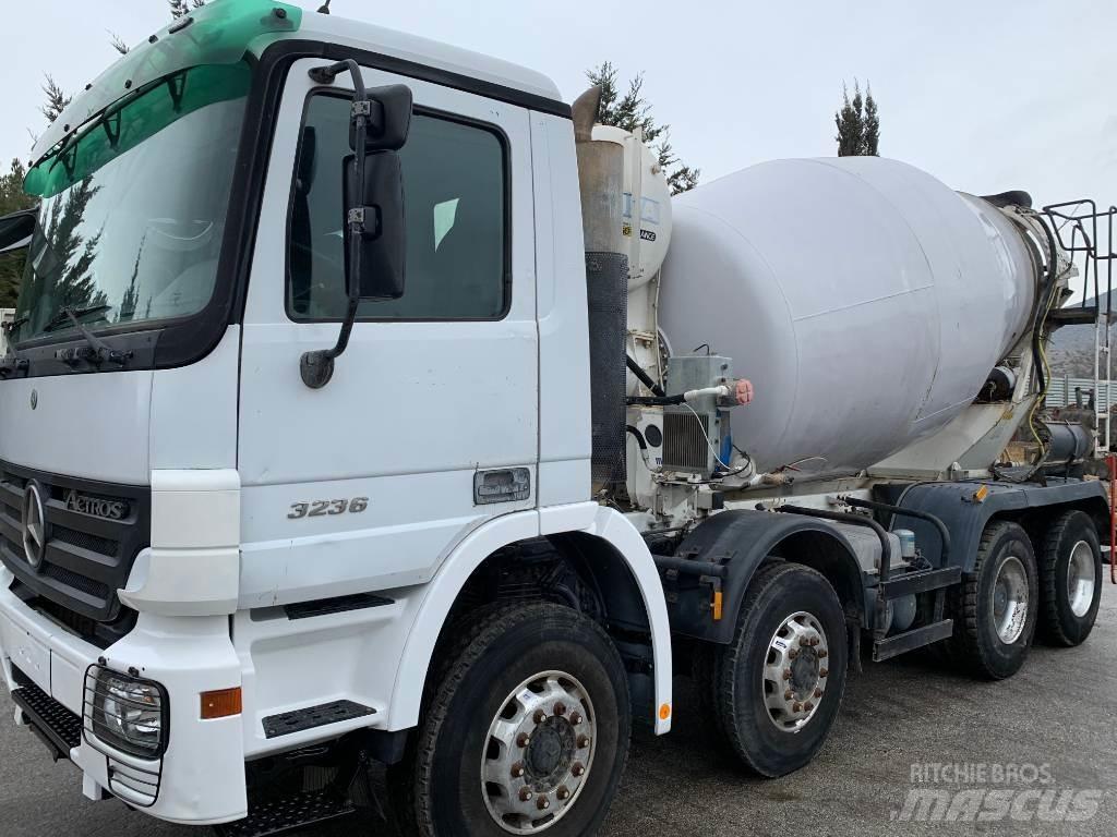 Mercedes-Benz 3336 콘크리트 믹서트럭