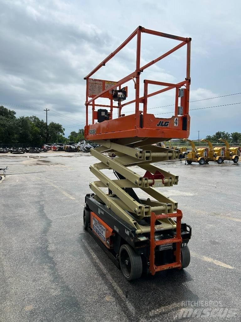 JLG R2632 가위형 리프트
