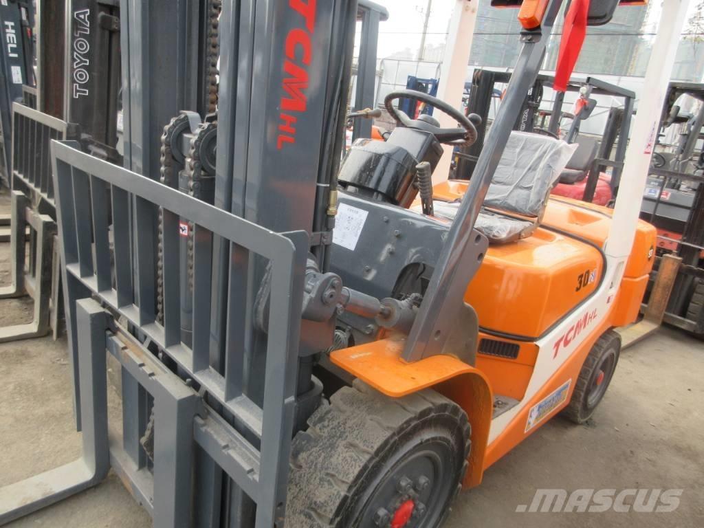 TCM FD 30 디젤 지게차