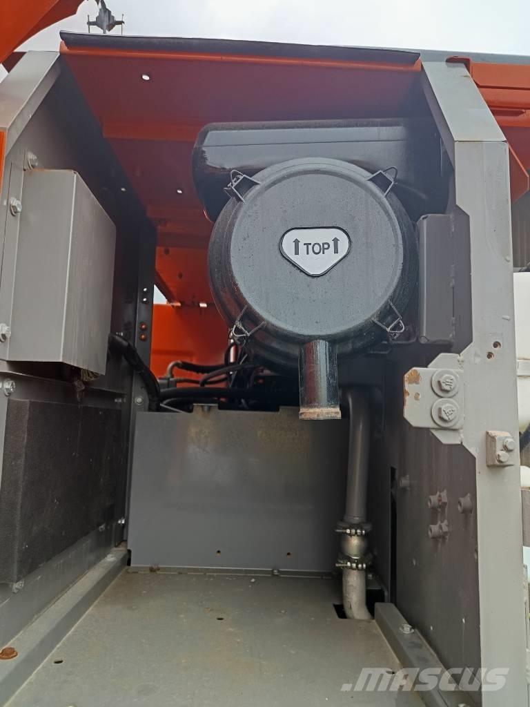 Hitachi ZX 210 대형 굴삭기 29톤 이상