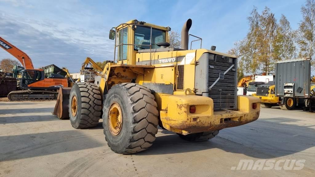 Volvo L 220 D  휠로우더