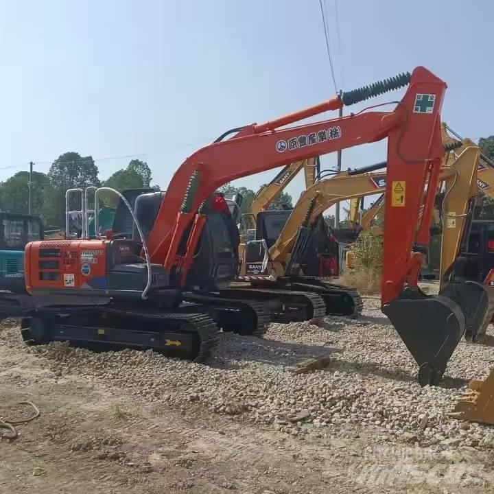Hitachi ZX 120 대형 굴삭기 29톤 이상