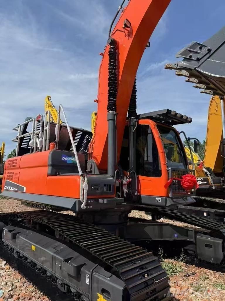 Doosan DX300LC-9C 대형 굴삭기 29톤 이상