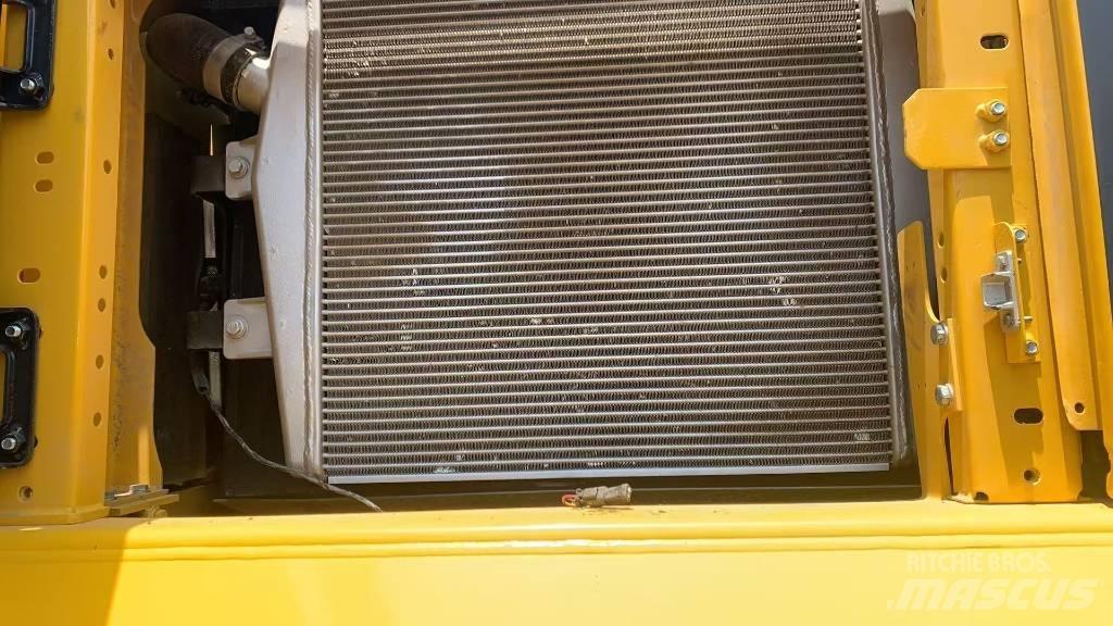 Komatsu PC 450 대형 굴삭기 29톤 이상
