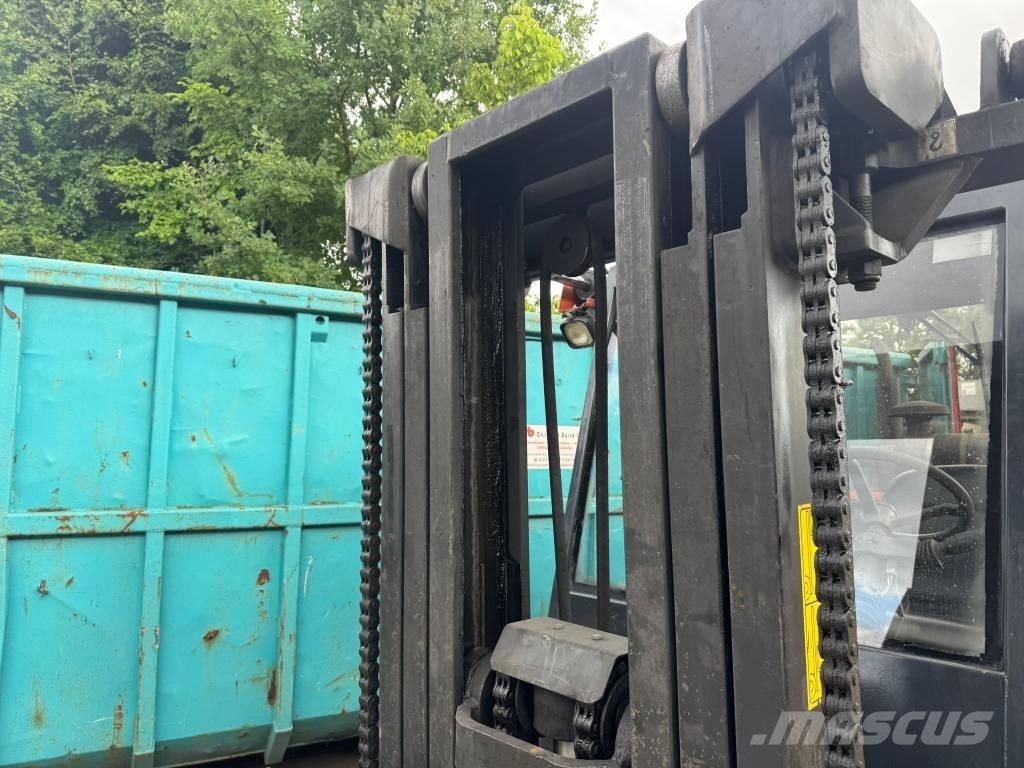 Mora MC80CS 디젤 지게차