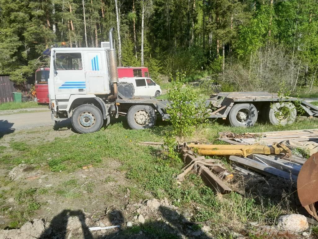 Volvo F12 플랫베드/드롭사이드 트럭