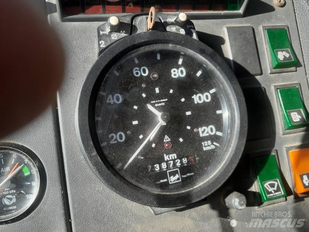 Volvo F12 플랫베드/드롭사이드 트럭