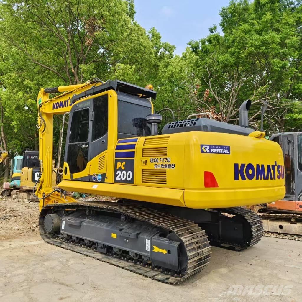 Komatsu PC 200 대형 굴삭기 29톤 이상
