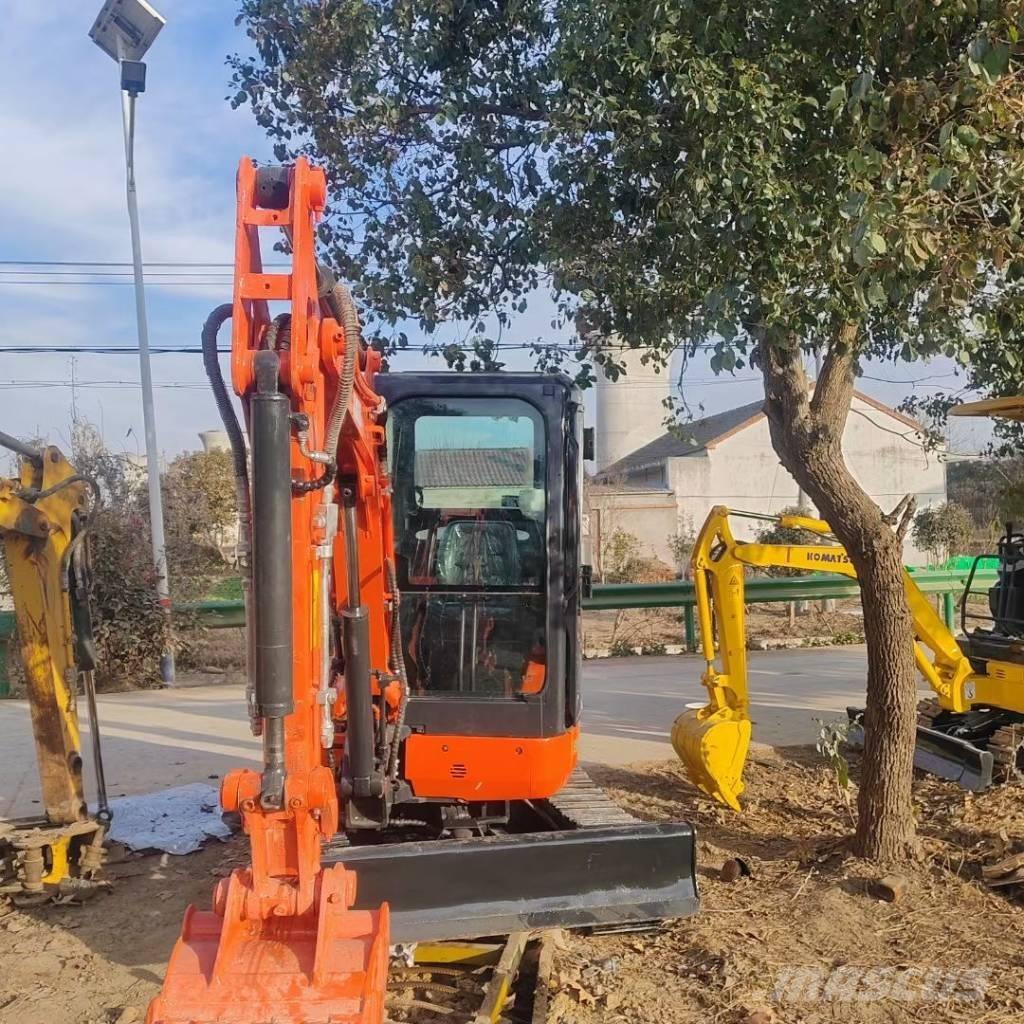 Kubota U 30 소형 굴삭기 7톤 미만