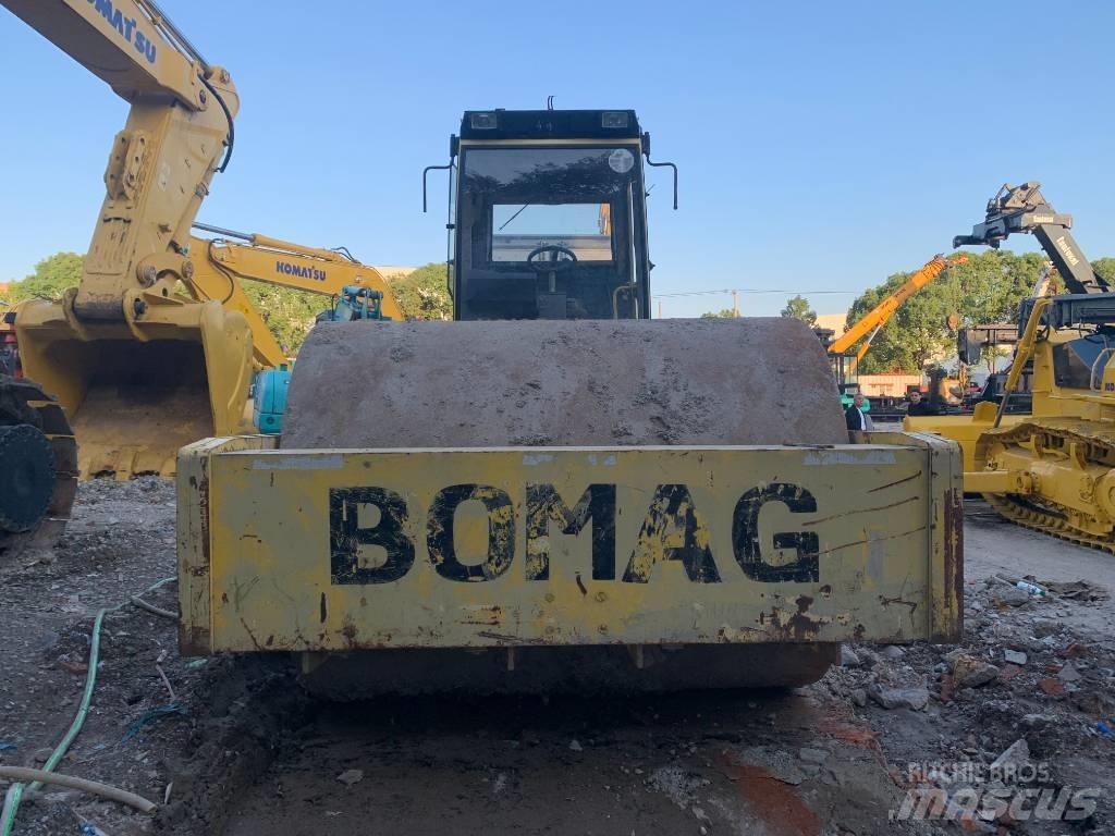 Bomag BW 225 D-3 트윈 드럼 롤러