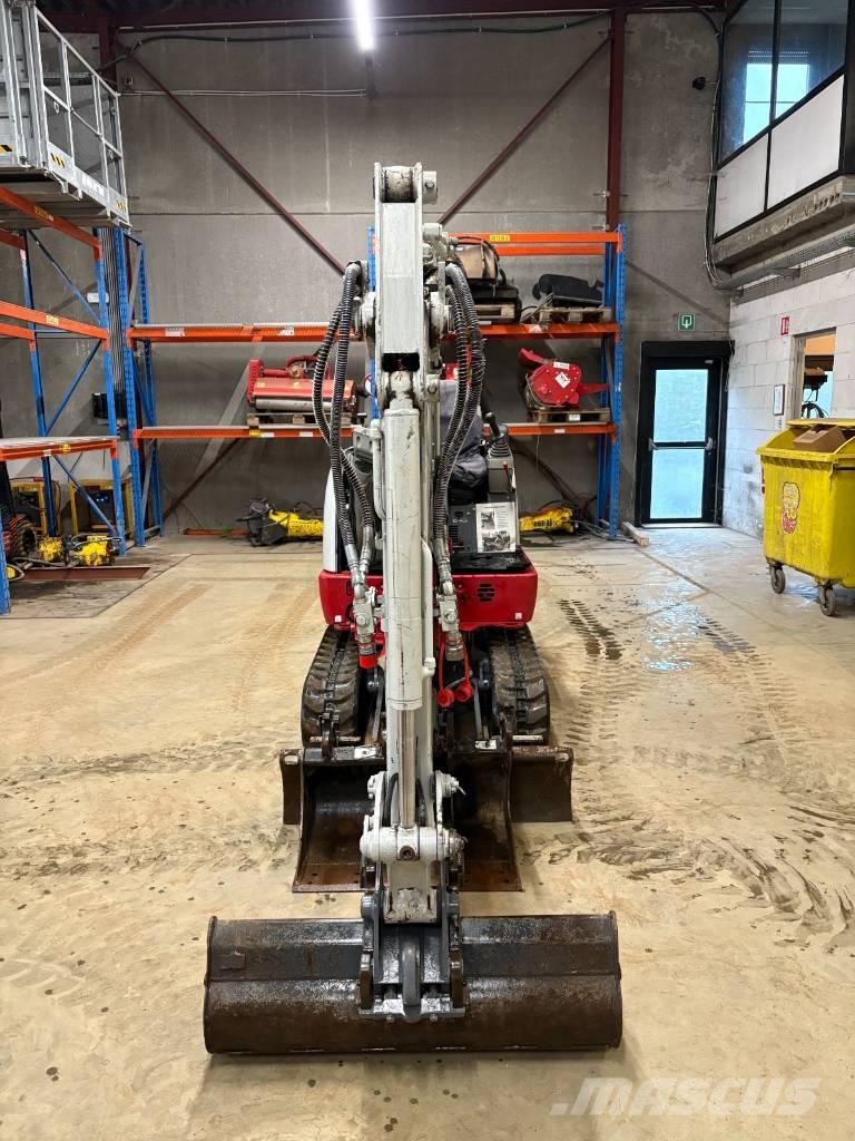 Takeuchi TB 225 소형 굴삭기 7톤 미만