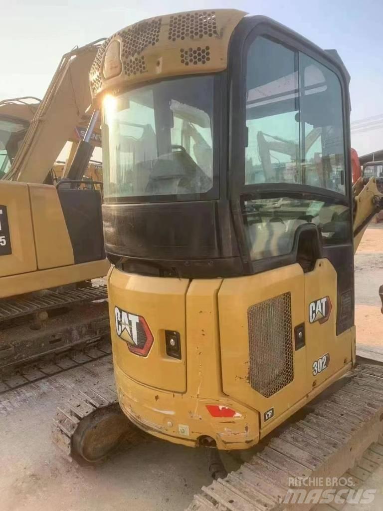 CAT 302 소형 굴삭기 7톤 미만