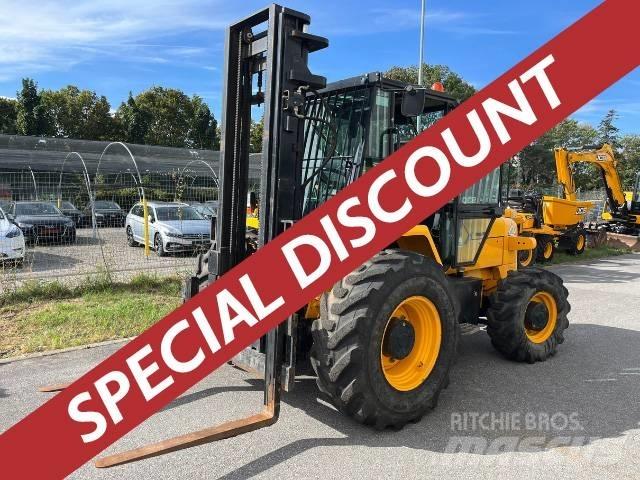 JCB 930 RTFL 험지용 트럭