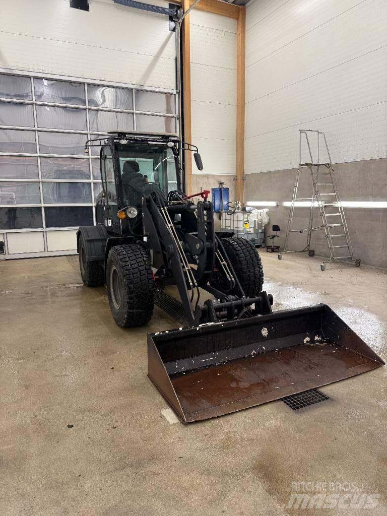  D-Machine  2550  휠로우더