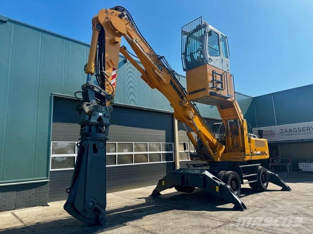 Liebherr A 924 C 폐기물/산업 처리기