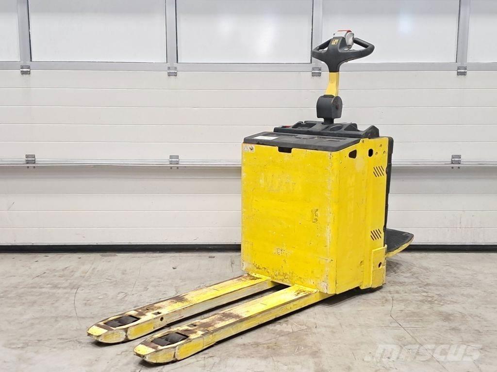 Hyster P2.OSE 로우 리프터(승강대 포함)