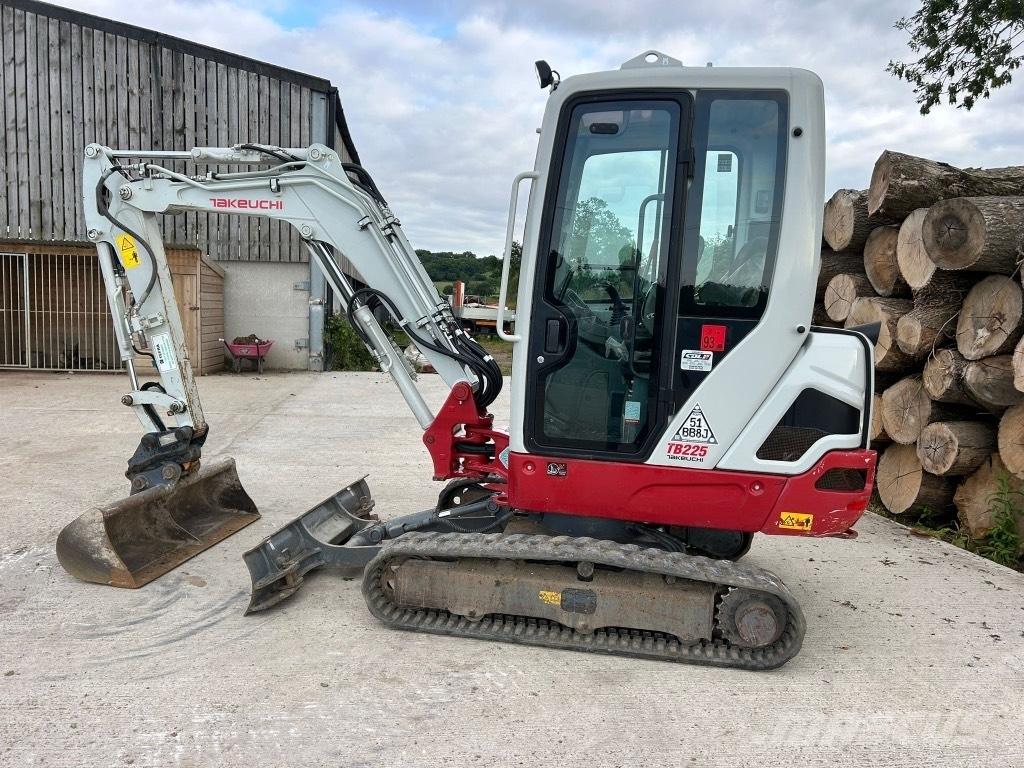 Takeuchi TB 225 소형 굴삭기 7톤 미만