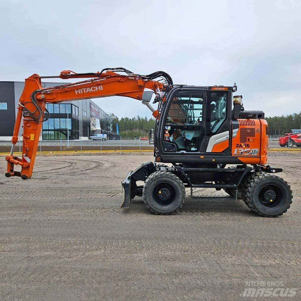 Hitachi ZX 135W  휠 굴삭기
