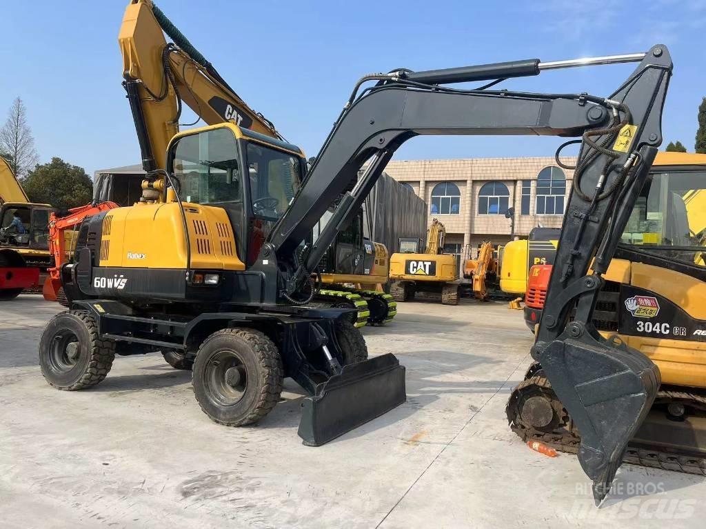 Hyundai R60W-9  휠 굴삭기