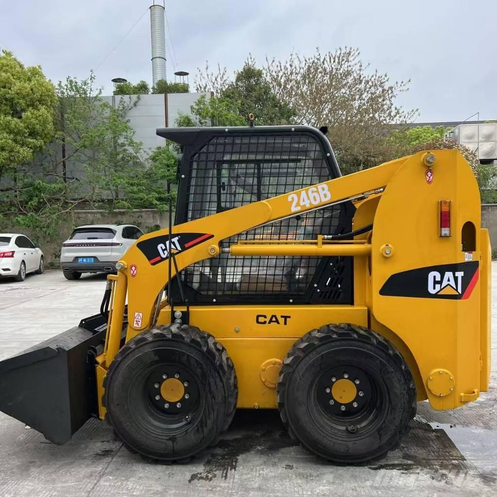 CAT 246 B 미니 로더