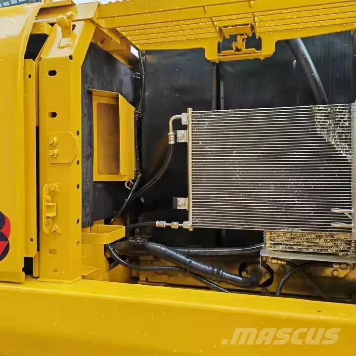 Komatsu PC220-8 대형 굴삭기 29톤 이상