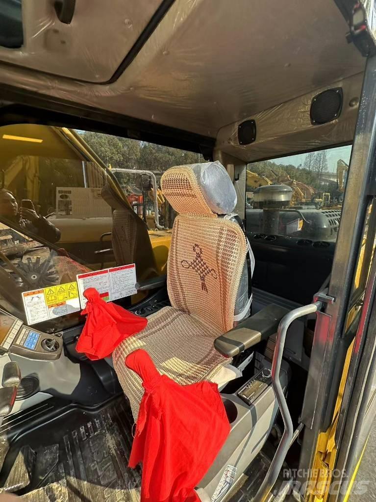 Komatsu PC 200 대형 굴삭기 29톤 이상