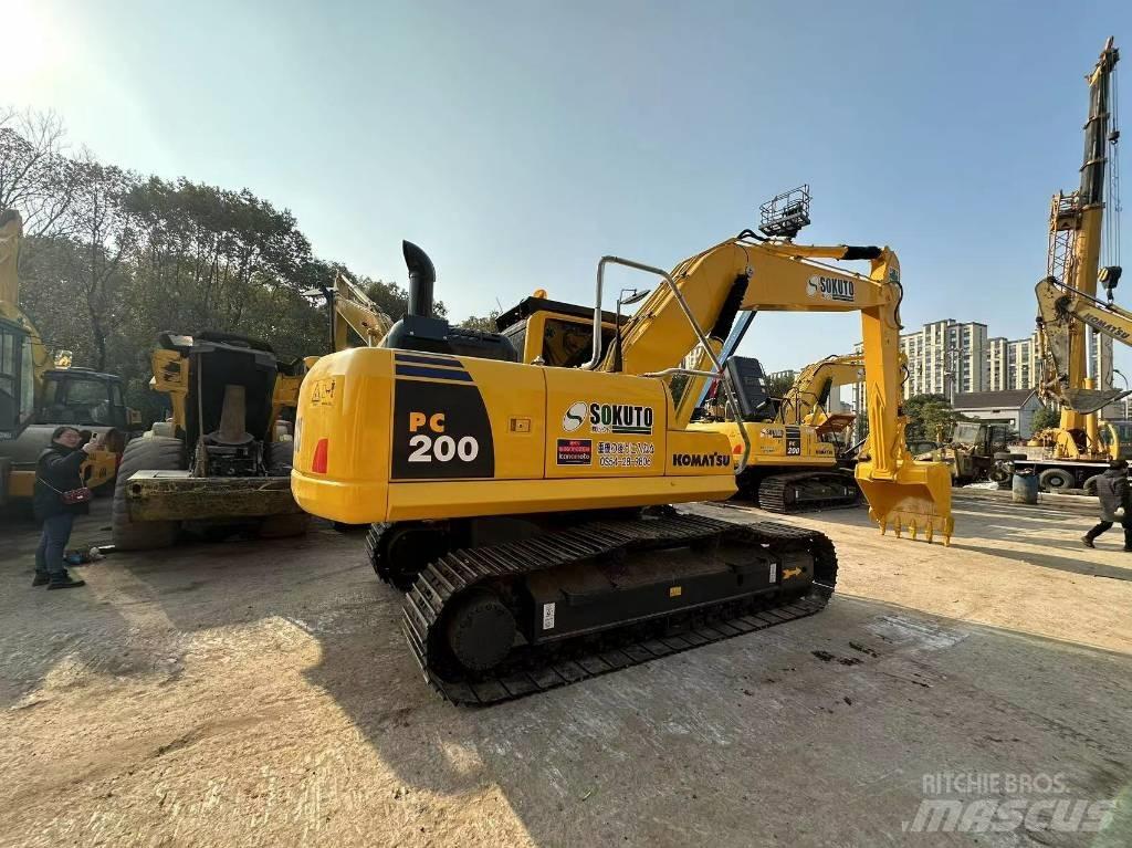 Komatsu PC 200 대형 굴삭기 29톤 이상