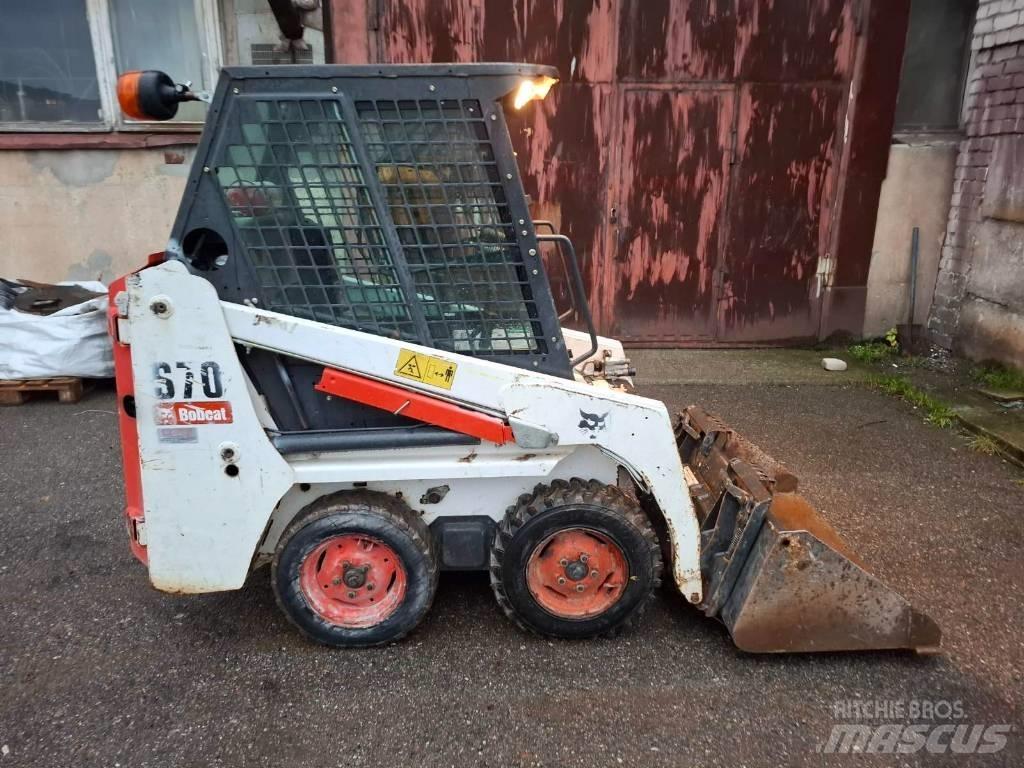 Bobcat S 70  스키드로더
