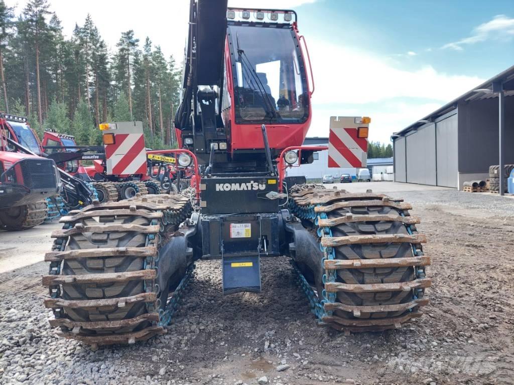 Komatsu 901 XC 원목 하베스터