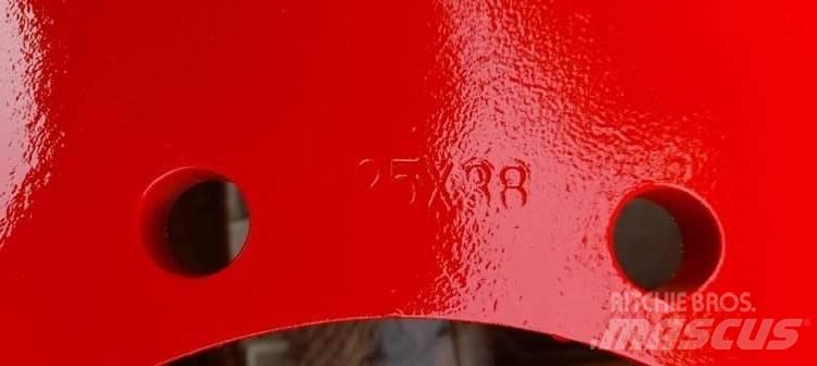 Fendt RIM 25x38 타이어, 휠 및 림