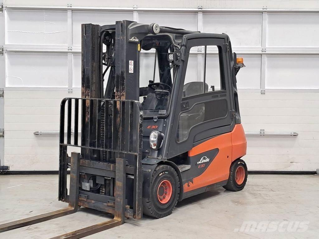 Linde E30-01 전동 지게차