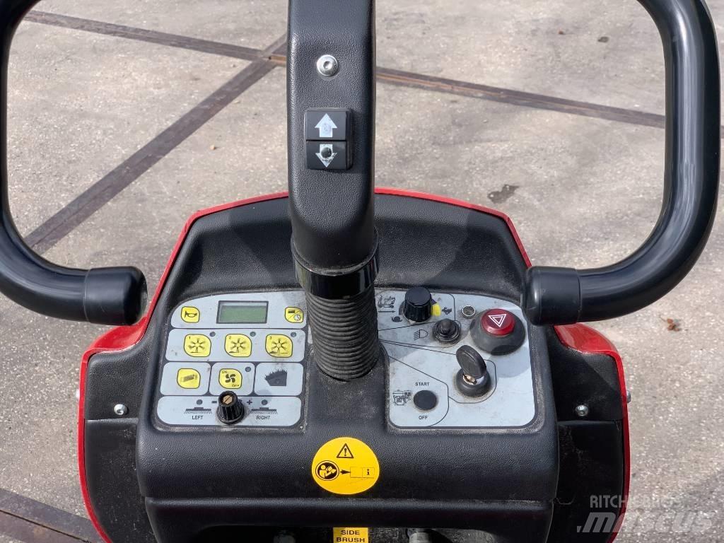  Sweep 1050E 도로 청소차