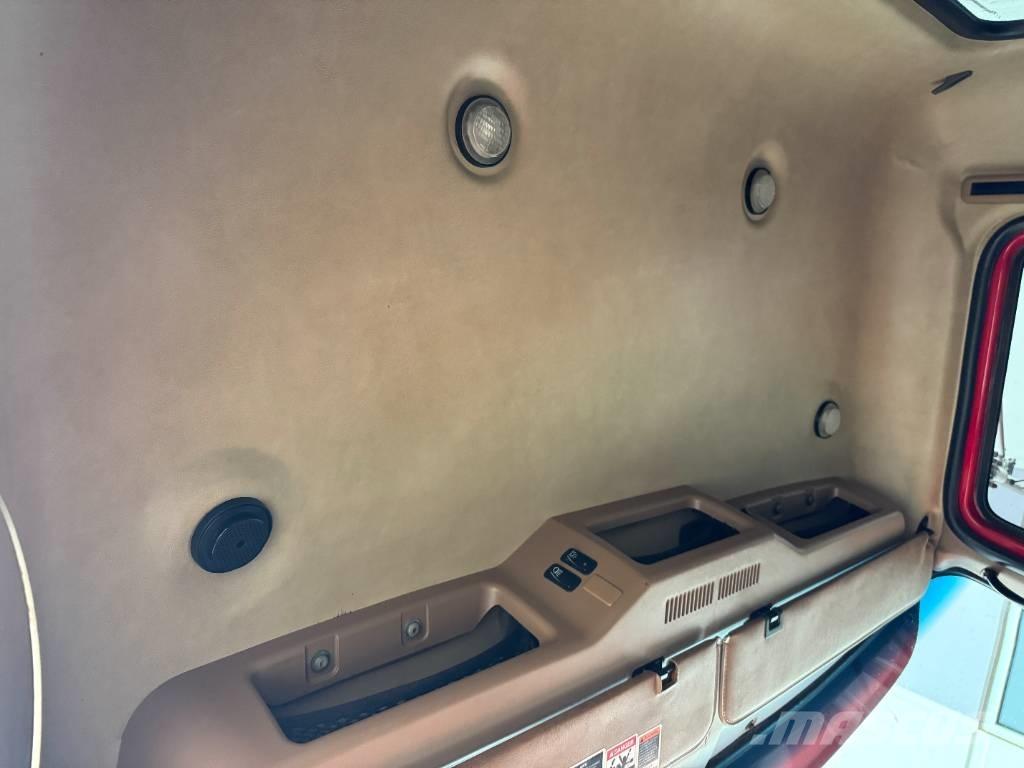 Mack GU 713 덤프 트럭