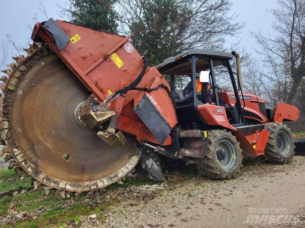Ditch Witch RT125 트렌처