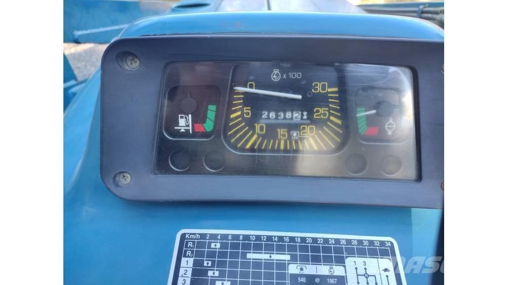 New Holland 3010 트랙터