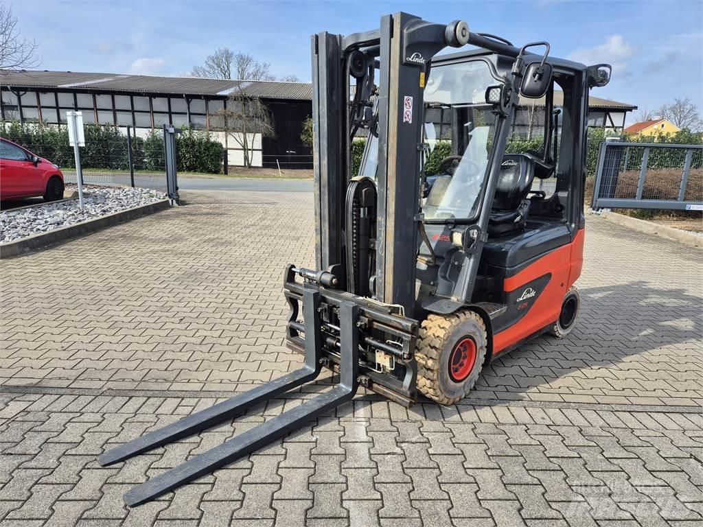 Linde E25 전동 지게차