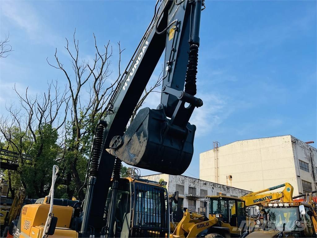 Hyundai 225LC 9T 대형 굴삭기 29톤 이상
