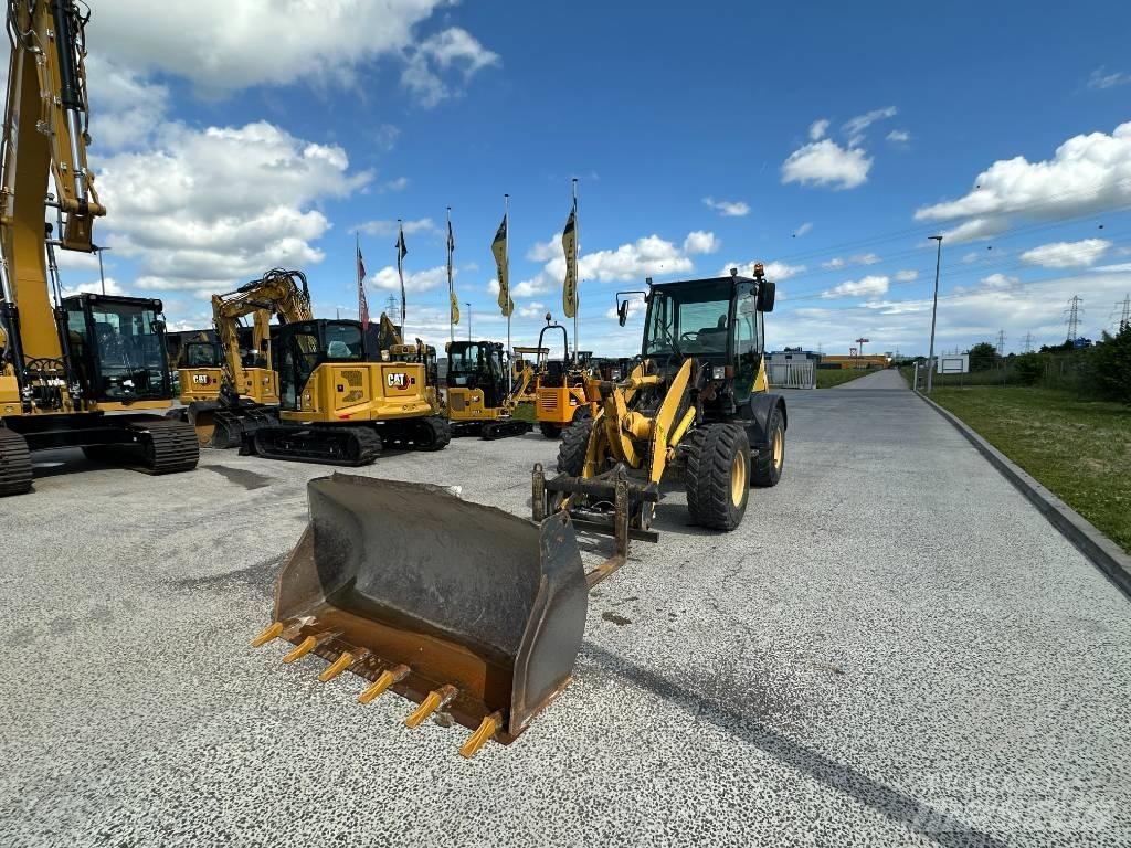 Komatsu WA 80  휠로우더