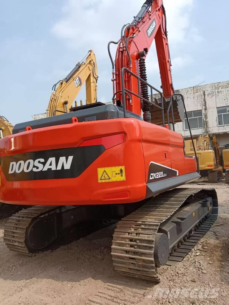 Doosan DX 225 LC 대형 굴삭기 29톤 이상
