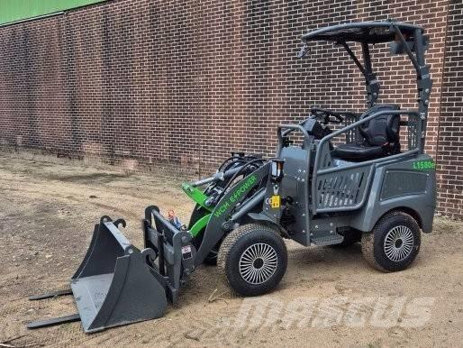 WCM L1580e 프론트 로더 및 굴착기