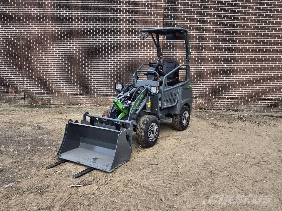 WCM L1580e 프론트 로더 및 굴착기