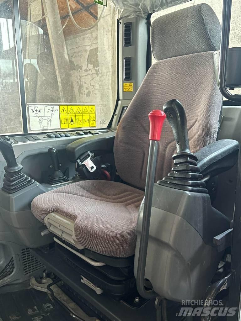 Bobcat E 85 중형굴삭기 7톤-28톤
