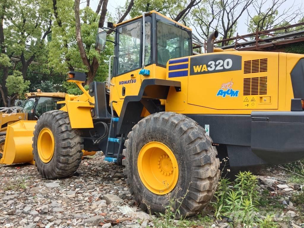 Komatsu WA 320  휠로우더