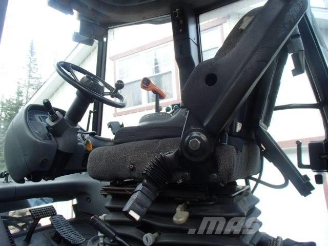 New Holland TV 140 트랙터
