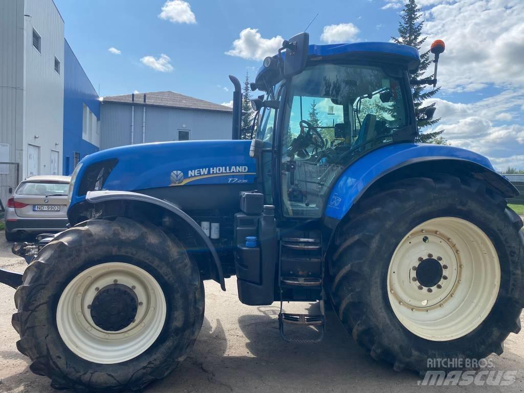 New Holland T 7.235 트랙터