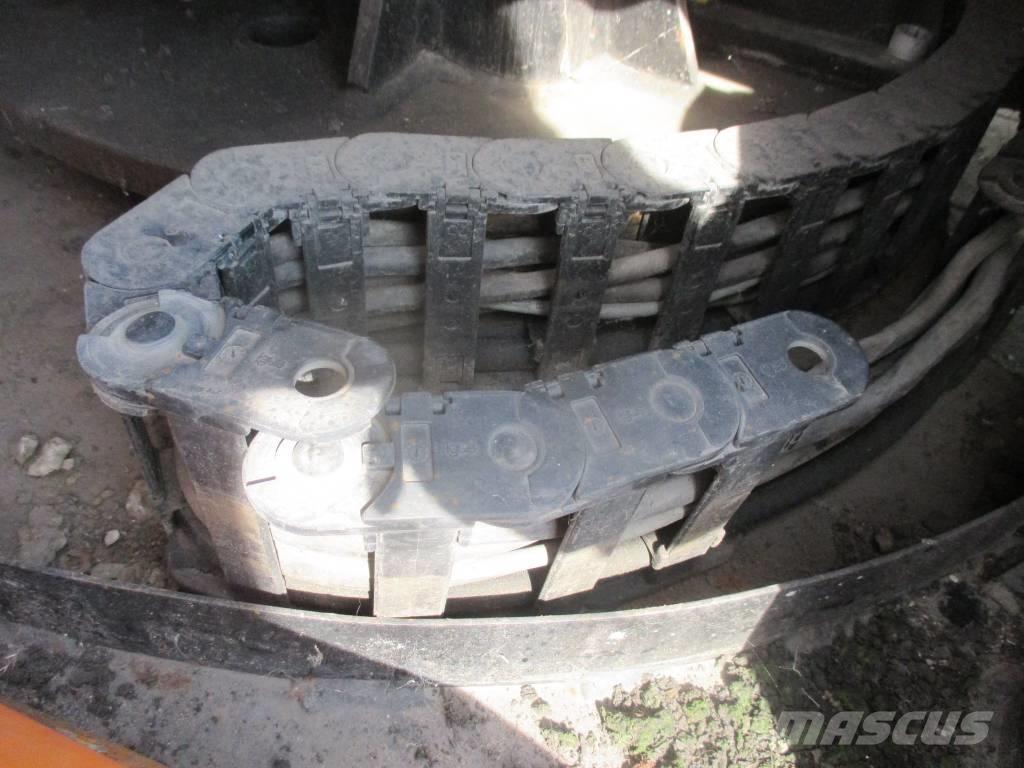 Manitou 100 VJR 인원/화물 앨리베이터