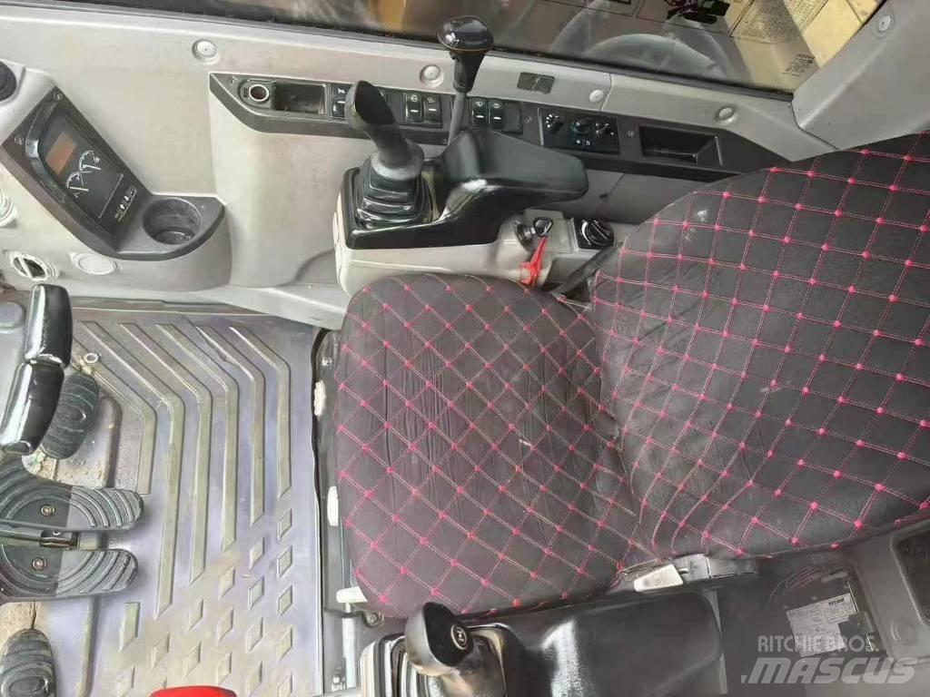 Volvo EC80 대형 굴삭기 29톤 이상