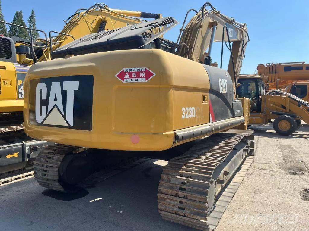 CAT 323 D L 대형 굴삭기 29톤 이상